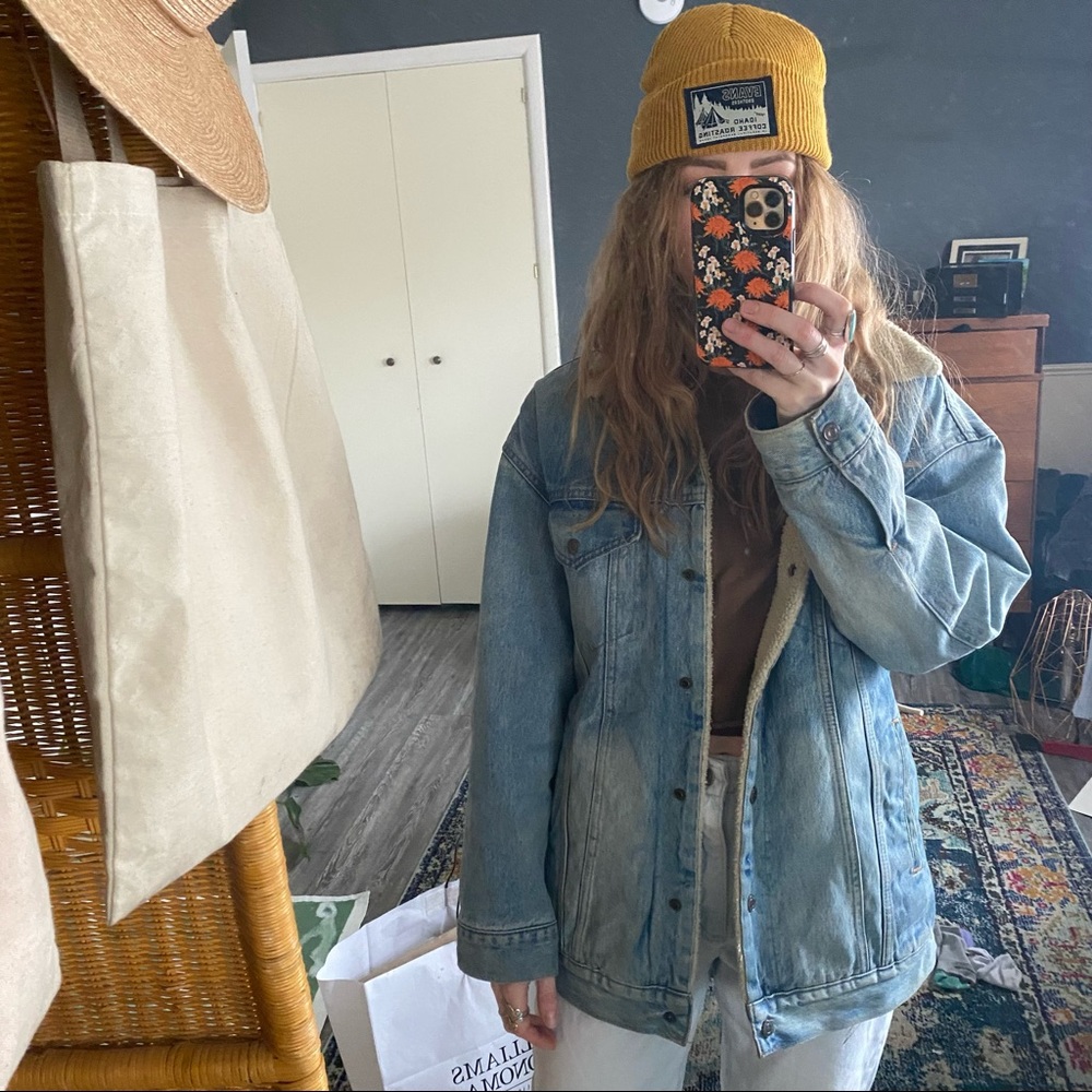 Levi’s oversized sherpa jacket